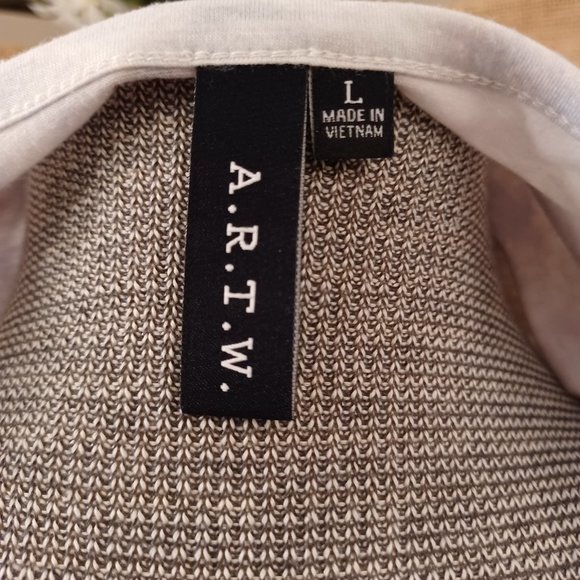 👕ARTW Embellished Tunic👕 - Picture 14 of 16